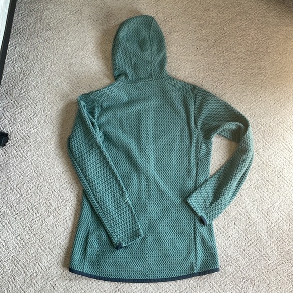 Women’s Patagonia Hoodie - Picture 8 of 8